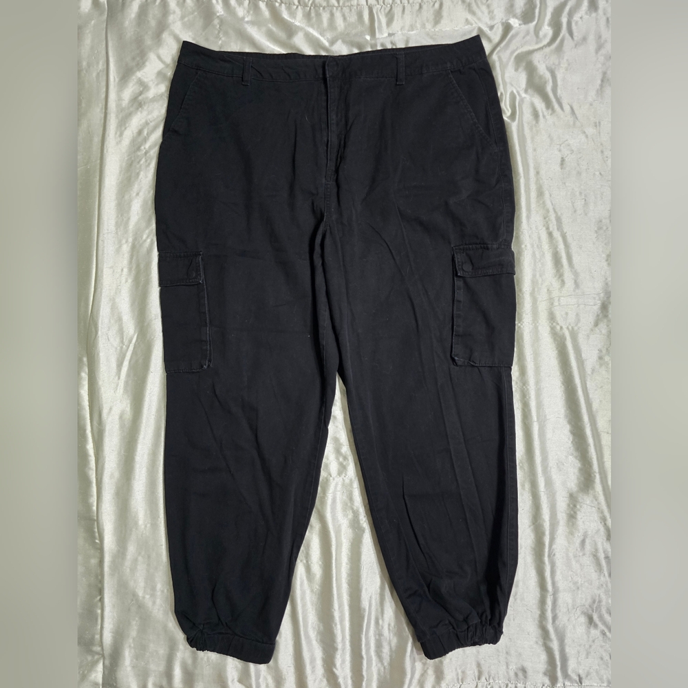 Forever 21 Plus Cotton High Rise Black Tapered Leg Utility Cargo Pants Size 20